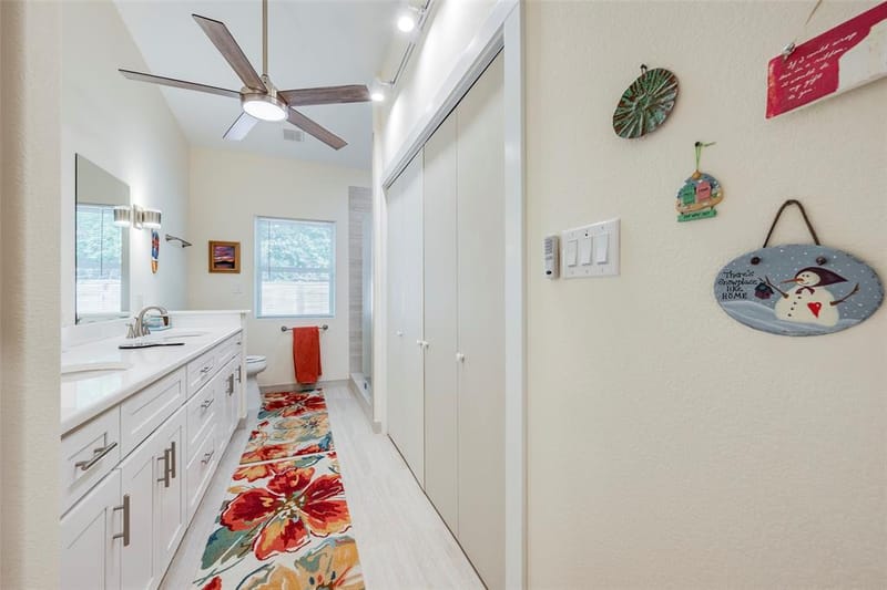 1031 Grandview Avenue, Dallas TX 75223 - Photo 15