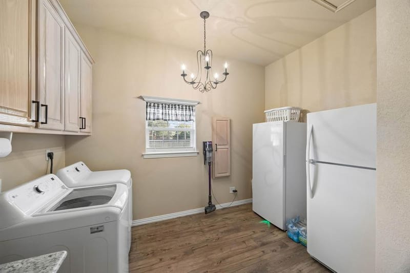 303 Bobby Sam Court, Collinsville TX 76233 - Photo 17