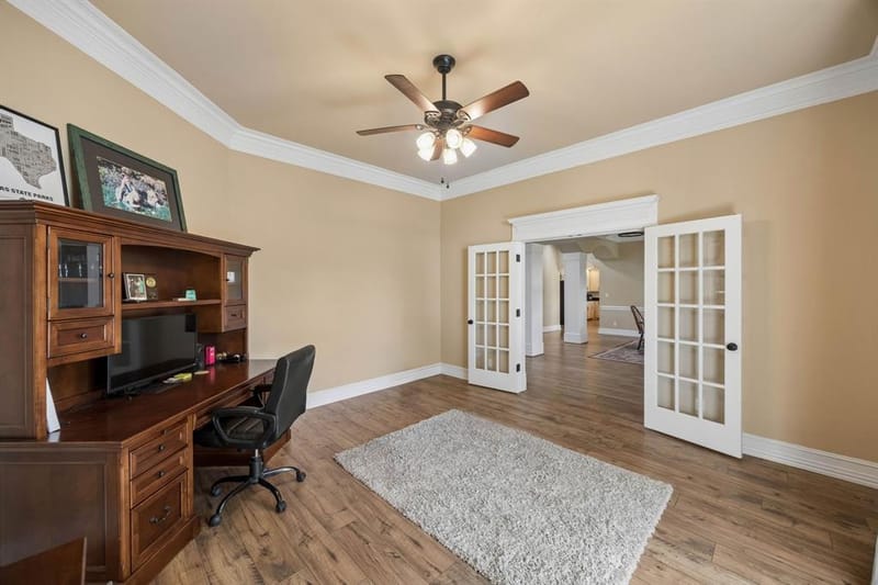 303 Bobby Sam Court, Collinsville TX 76233 - Photo 8