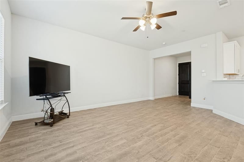 533 Hutchinson Lane, Lewisville TX 75077 - Photo 12