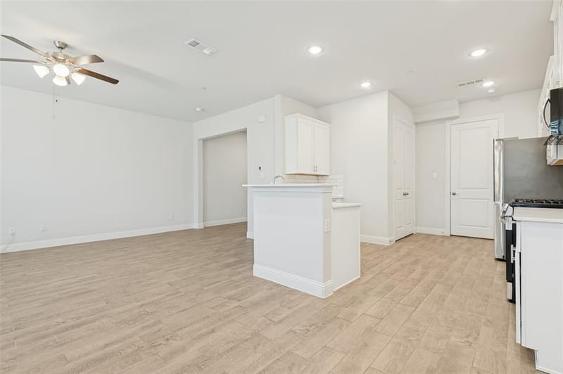 533 Hutchinson Lane, Lewisville TX 75077 - Photo 9