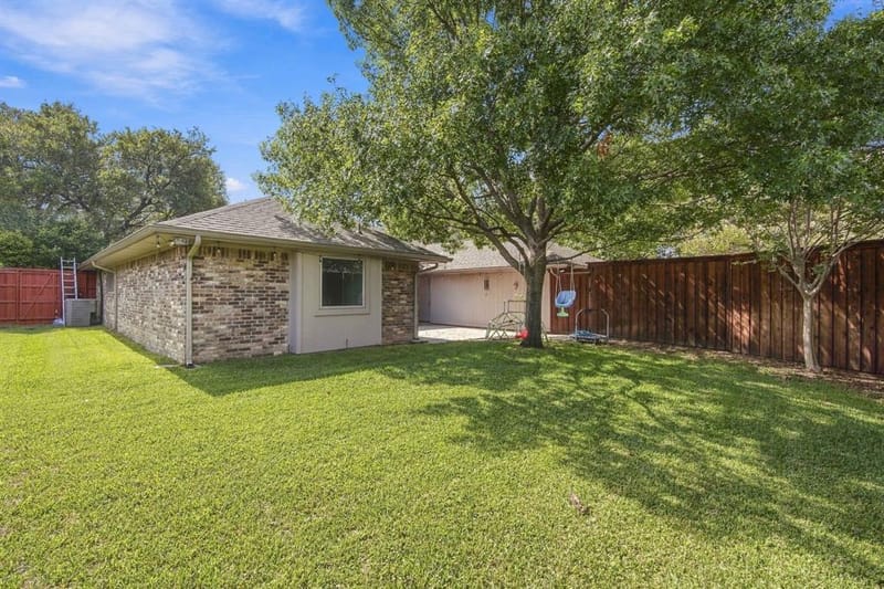 9947 Chimney Hill Lane, Dallas TX 75243 - Photo 23