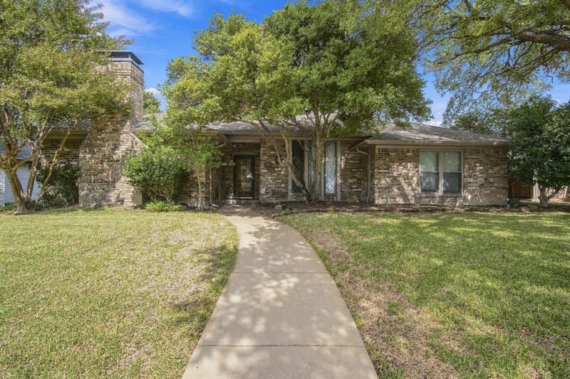 9947 Chimney Hill Lane, Dallas TX 75243 - Photo 30