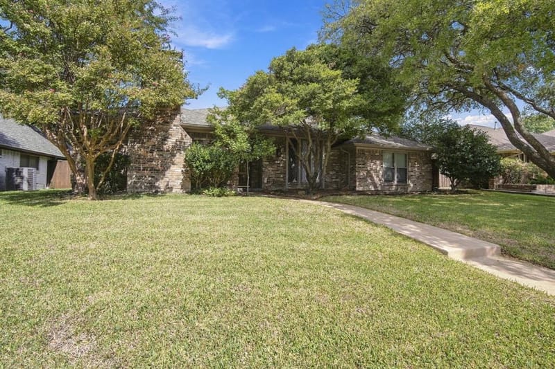 9947 Chimney Hill Lane, Dallas TX 75243 - Photo 31