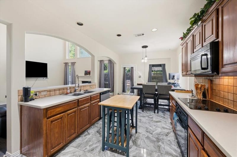3317 Landhope Circle, Arlington TX 76016 - Photo 13