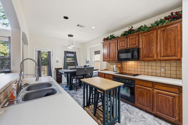 3317 Landhope Circle, Arlington TX 76016 - Photo 14