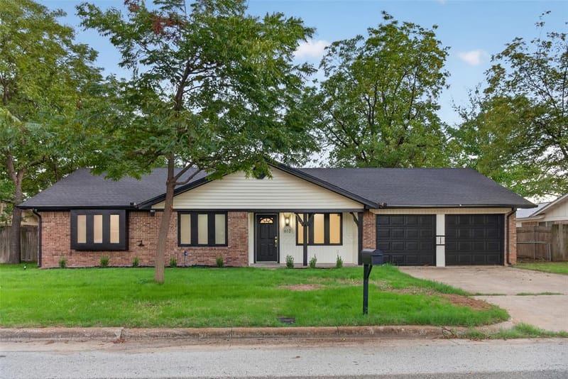 612 Simpson Terrace, Bedford TX 76021