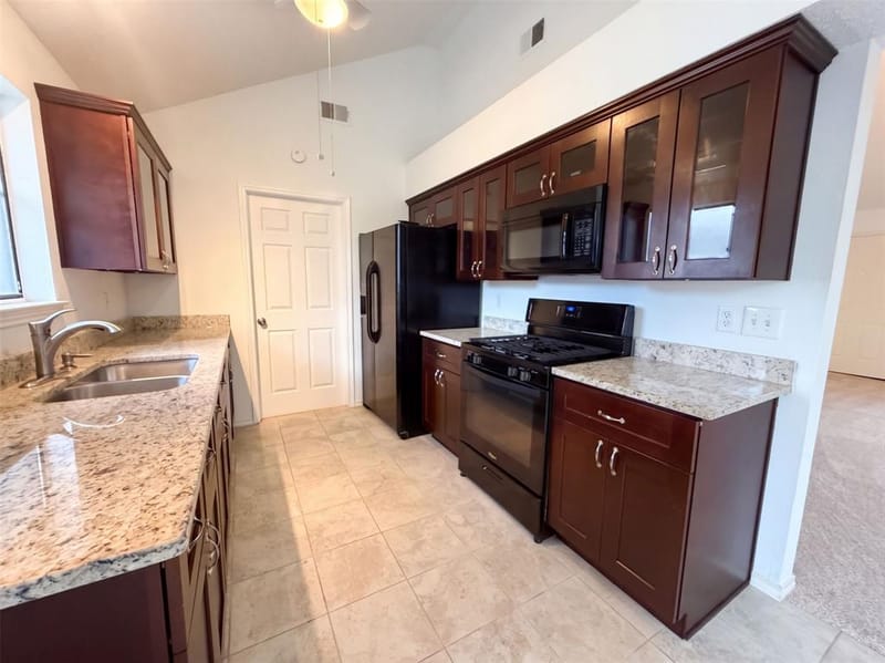 1625 Cool Springs Drive, Mesquite TX 75181 - Photo 2