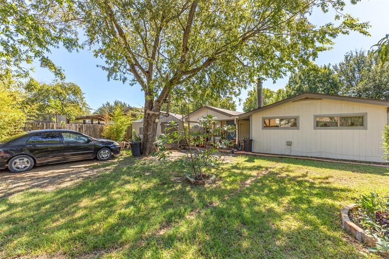 1801 Pleasant Run Road, Carrollton TX 75006 - Photo 9