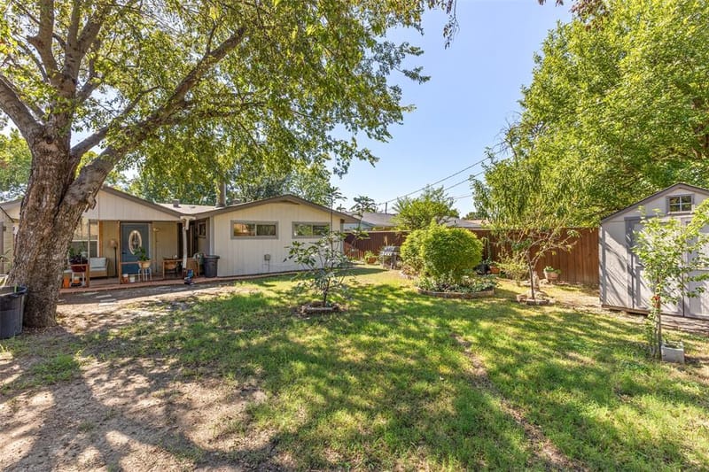 1801 Pleasant Run Road, Carrollton TX 75006 - Photo 18