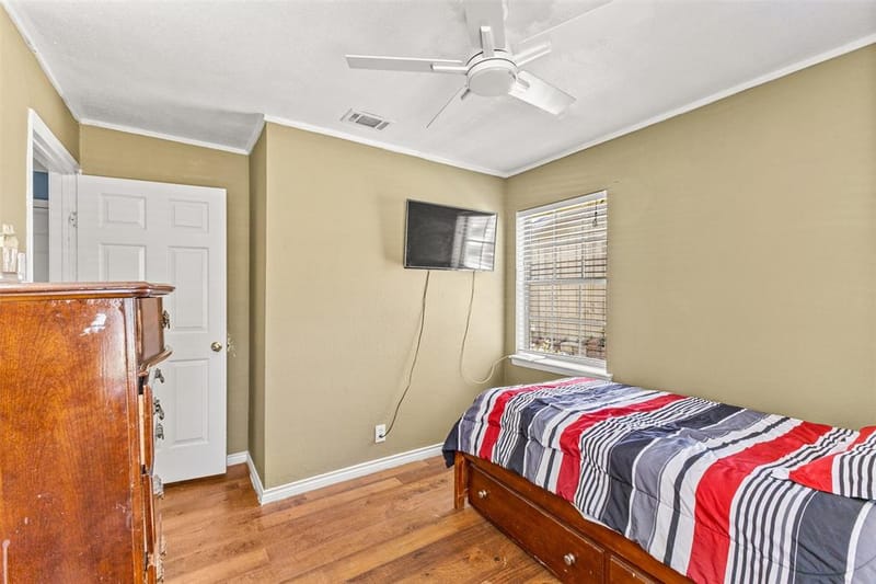 1801 Pleasant Run Road, Carrollton TX 75006 - Photo 15