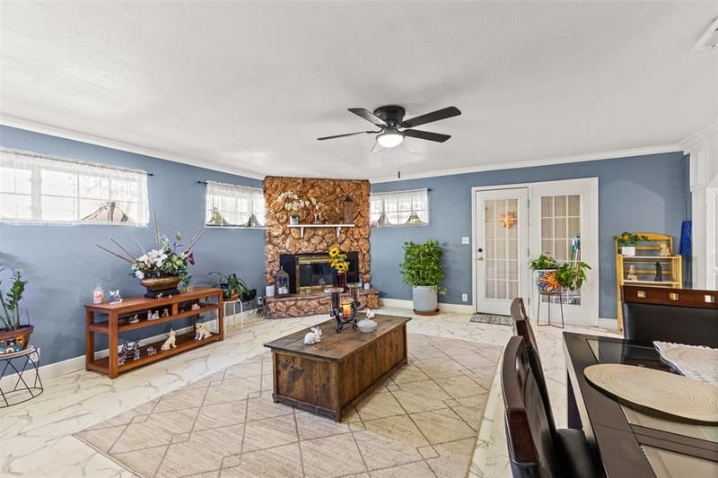 1801 Pleasant Run Road, Carrollton TX 75006 - Photo 11