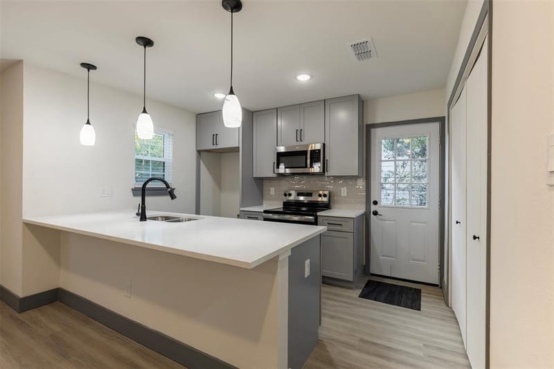 1615 Presidio Avenue, Dallas TX 75216 - Photo 6