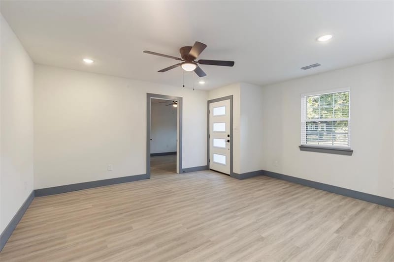 1615 Presidio Avenue, Dallas TX 75216 - Photo 3