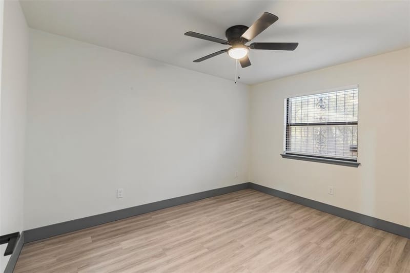 1615 Presidio Avenue, Dallas TX 75216 - Photo 9