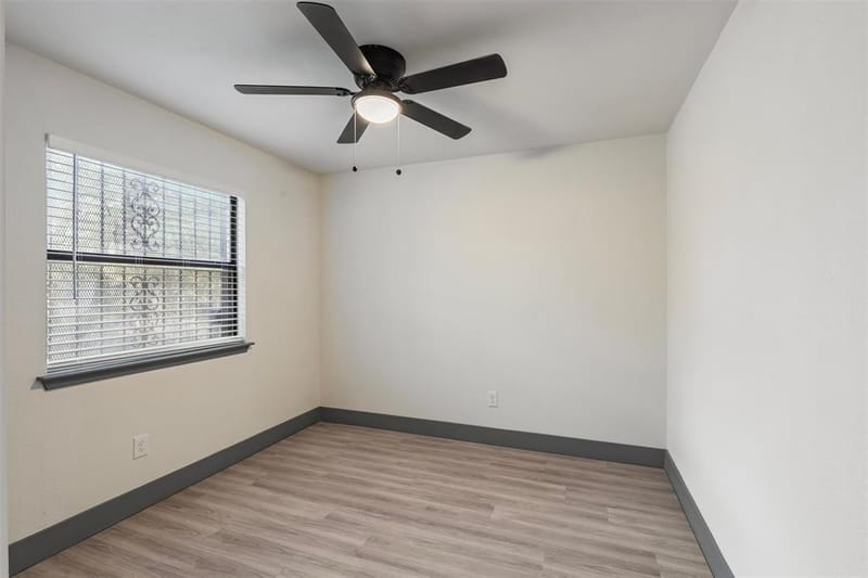 1615 Presidio Avenue, Dallas TX 75216 - Photo 10