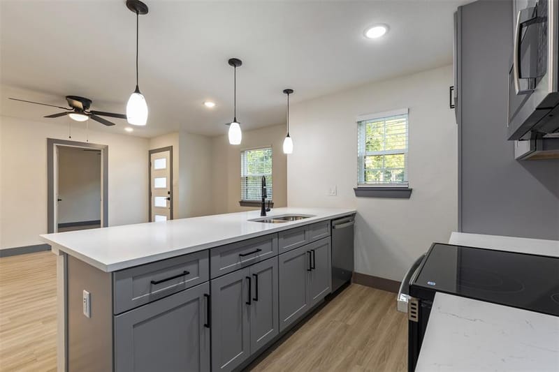 1615 Presidio Avenue, Dallas TX 75216 - Photo 8