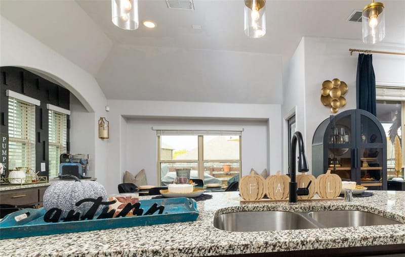 1020 Longbow Drive, Godley TX 76044 - Photo 20