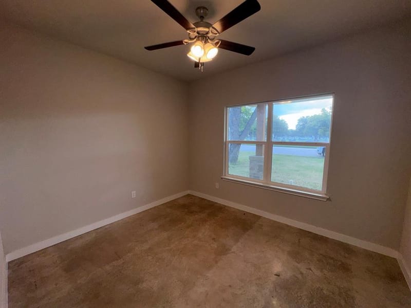 207 S Washington Street, Cleburne TX 76031 - Photo 27