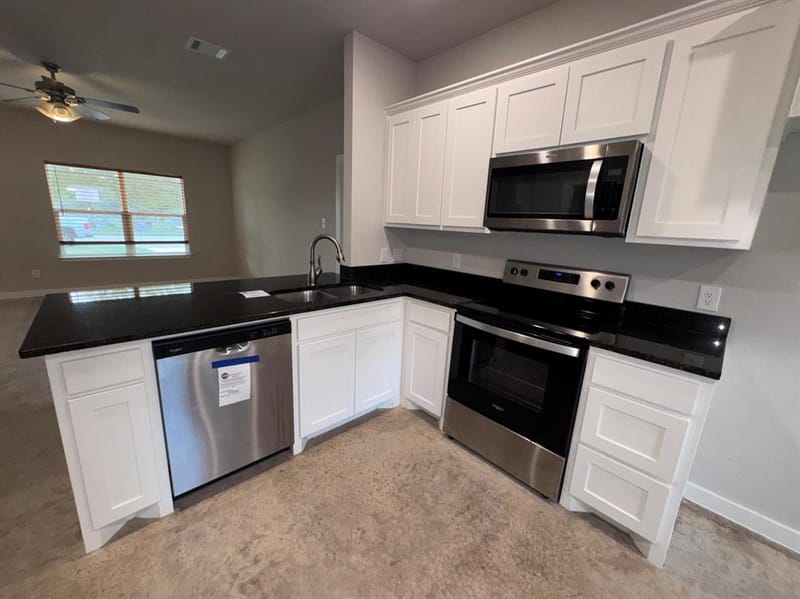 207 S Washington Street, Cleburne TX 76031 - Photo 17