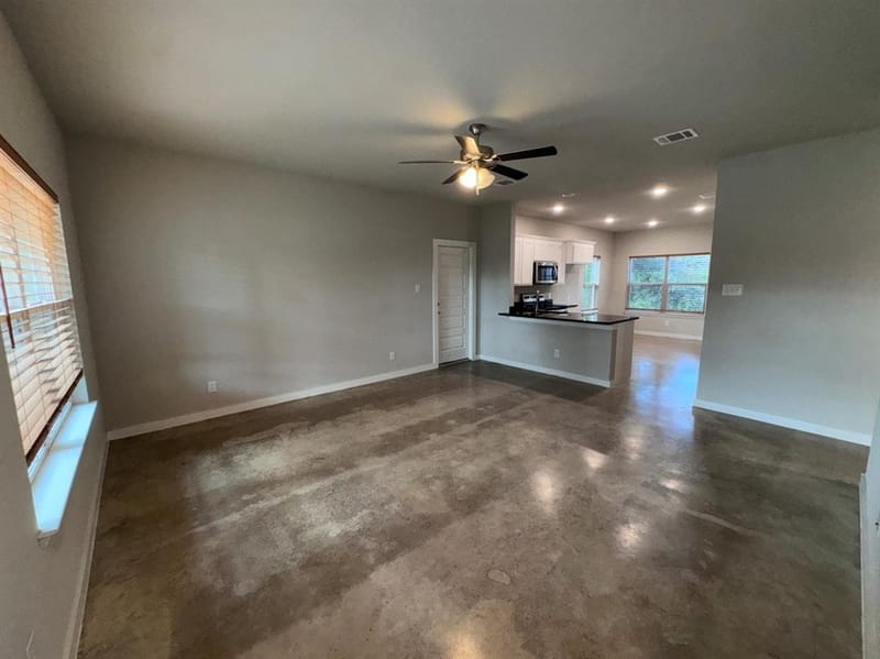 207 S Washington Street, Cleburne TX 76031 - Photo 7