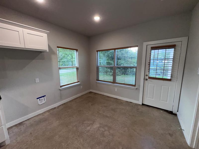 207 S Washington Street, Cleburne TX 76031 - Photo 11