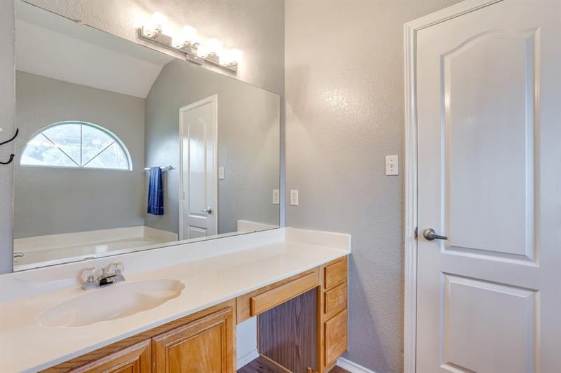 6221 St Leonard Drive, Arlington TX 76001 - Photo 22