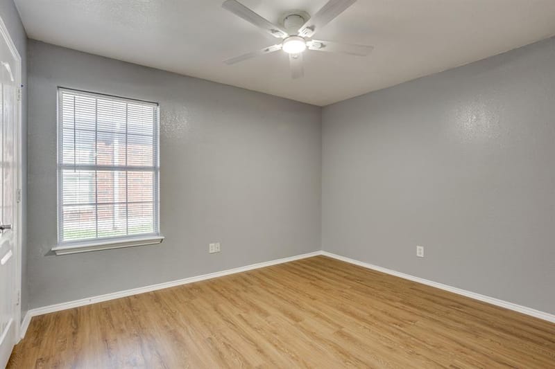 6221 St Leonard Drive, Arlington TX 76001 - Photo 28