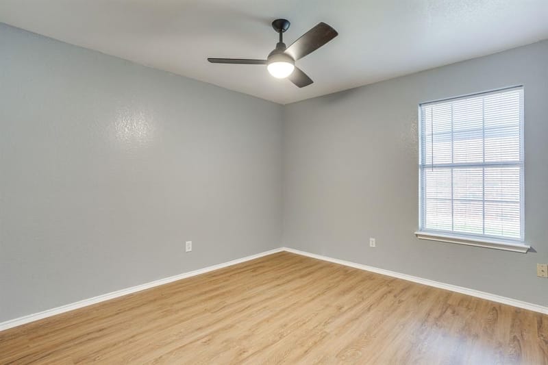 6221 St Leonard Drive, Arlington TX 76001 - Photo 30