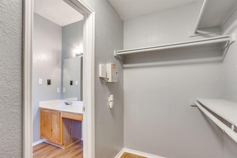 6221 St Leonard Drive, Arlington TX 76001 - Photo 25