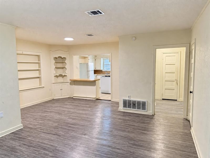 2729 Pine Avenue, Waco TX 76708 - Photo 2