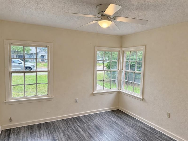 2729 Pine Avenue, Waco TX 76708 - Photo 6