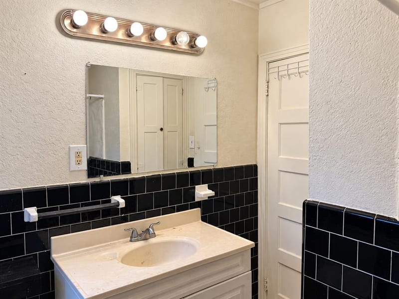 2729 Pine Avenue, Waco TX 76708 - Photo 7