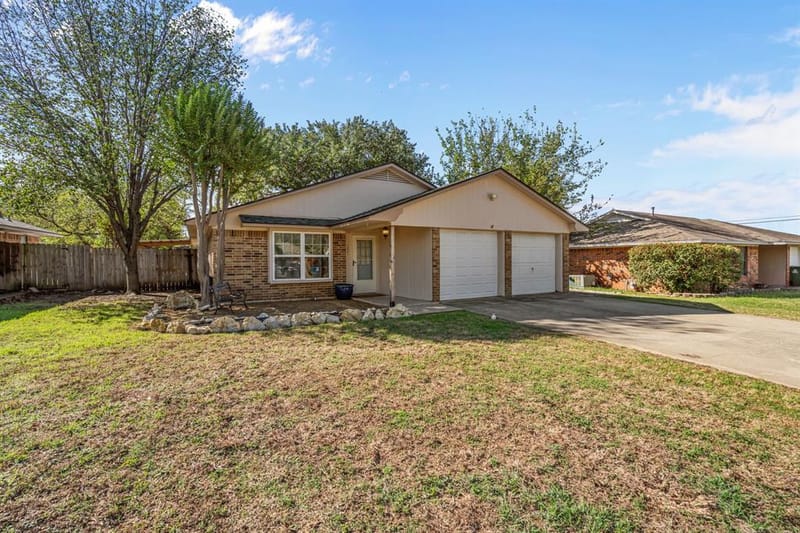 102 Allen Drive, Sanger TX 76266