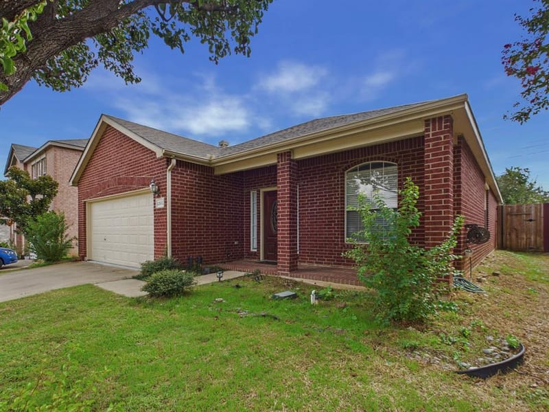 12652 Oakwood Circle, Fort Worth TX 76040 - Photo 5