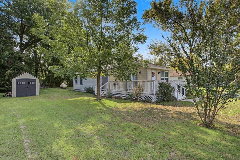 328 Spring Valley Circle, Azle TX 76020 - Photo 29