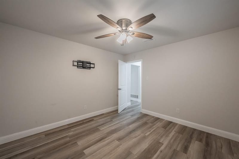 728 Glenhaven Drive, Hurst TX 76054 - Photo 38