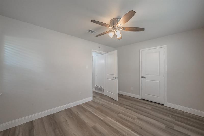 728 Glenhaven Drive, Hurst TX 76054 - Photo 31