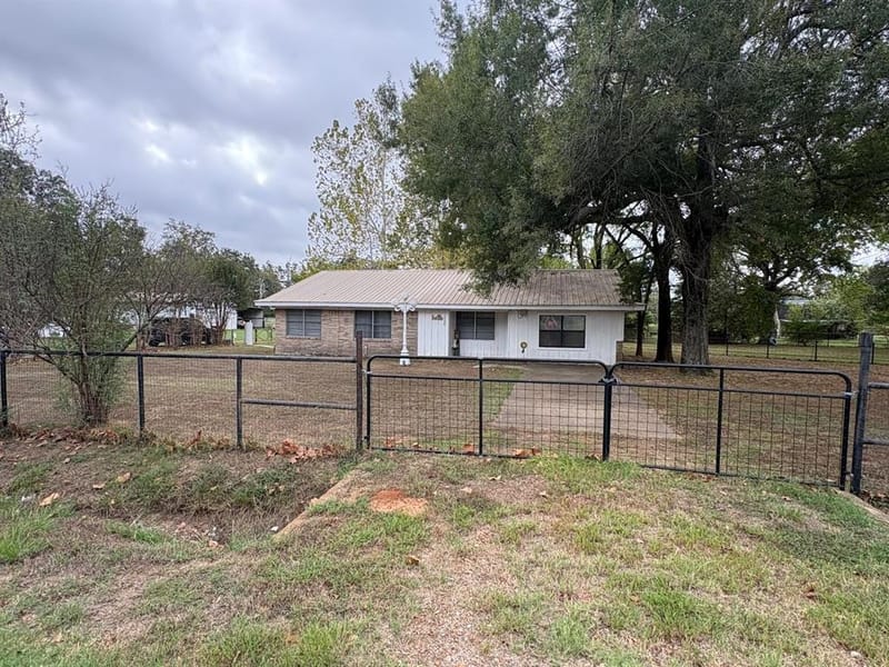 1150 County Road 43900 # 43900, Paris TX 75462