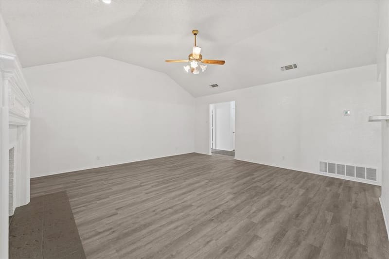 1105 Lakeview Drive, Azle TX 76020 - Photo 6