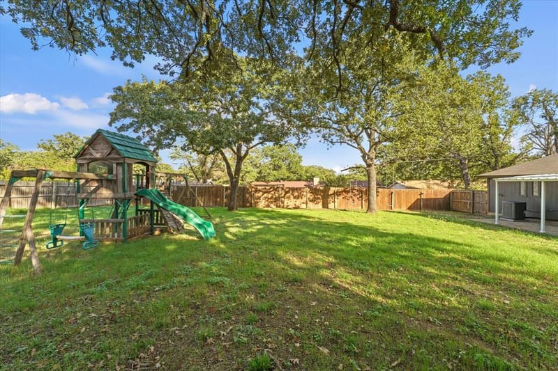1105 Lakeview Drive, Azle TX 76020 - Photo 17