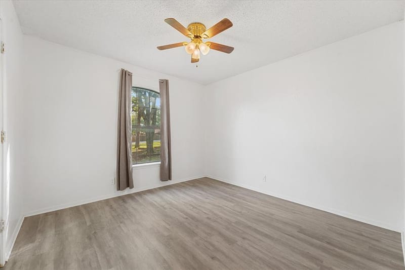 1105 Lakeview Drive, Azle TX 76020 - Photo 12