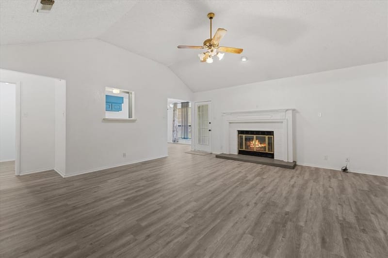 1105 Lakeview Drive, Azle TX 76020 - Photo 5