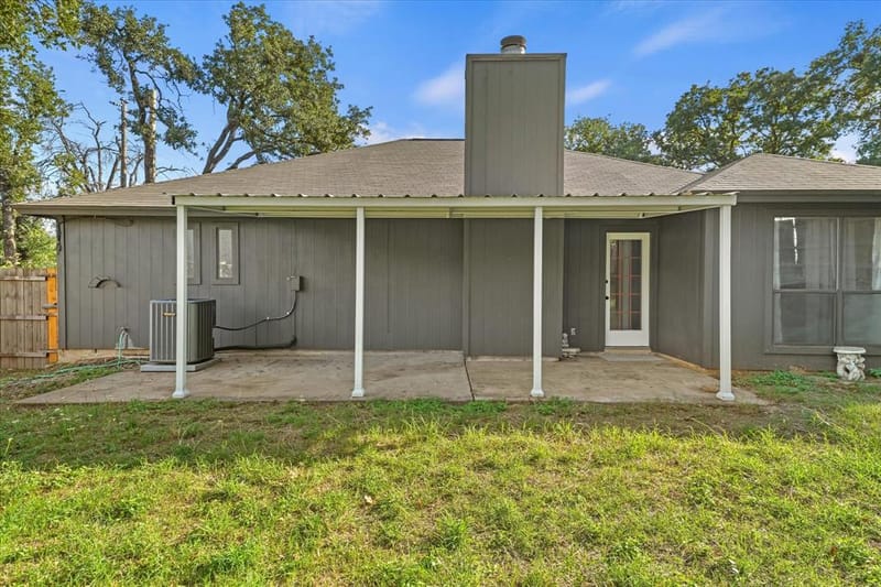 1105 Lakeview Drive, Azle TX 76020 - Photo 19
