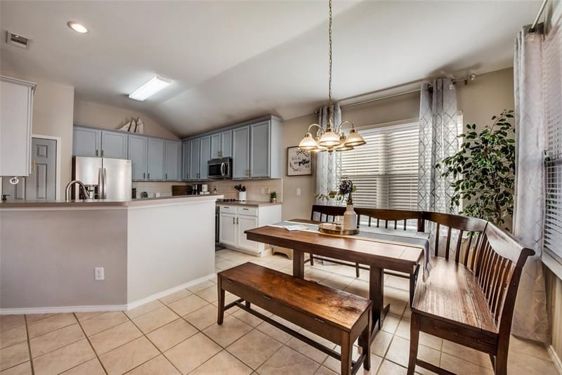 2732 Excalibur Drive, Grand Prairie TX 75052 - Photo 10