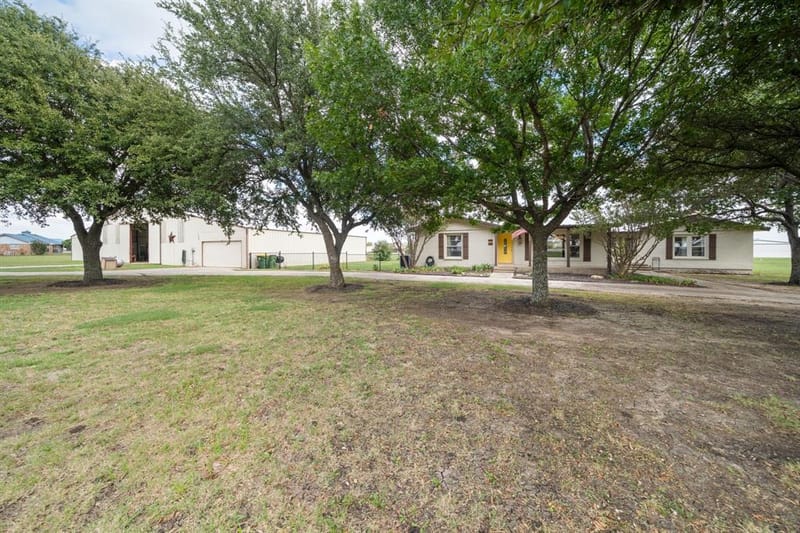 177 Graben Lane, Rhome TX 76078 - Photo 14