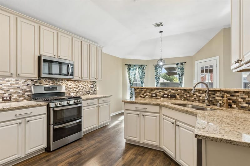 8605 Prescott Circle, Frisco TX 75033 - Photo 11