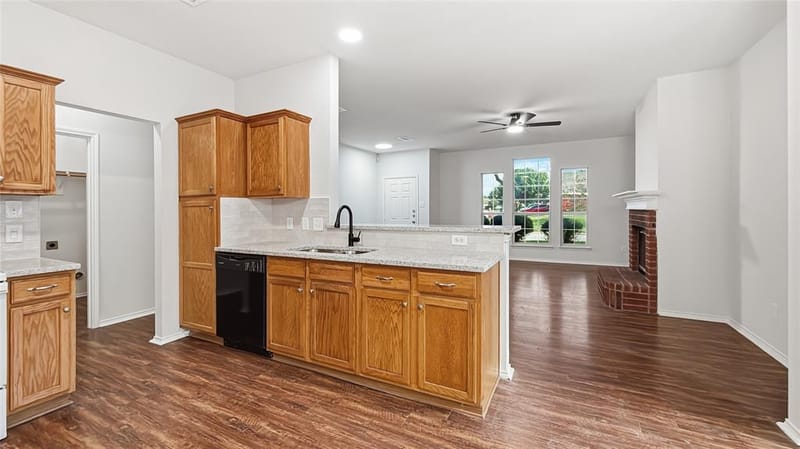 10517 Fossil Hill Drive, Fort Worth TX 76131 - Photo 12
