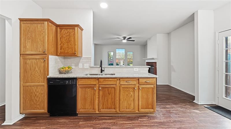 10517 Fossil Hill Drive, Fort Worth TX 76131 - Photo 11