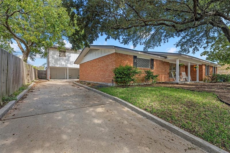 5713 Roberts Drive, Waco TX 76710 - Photo 2